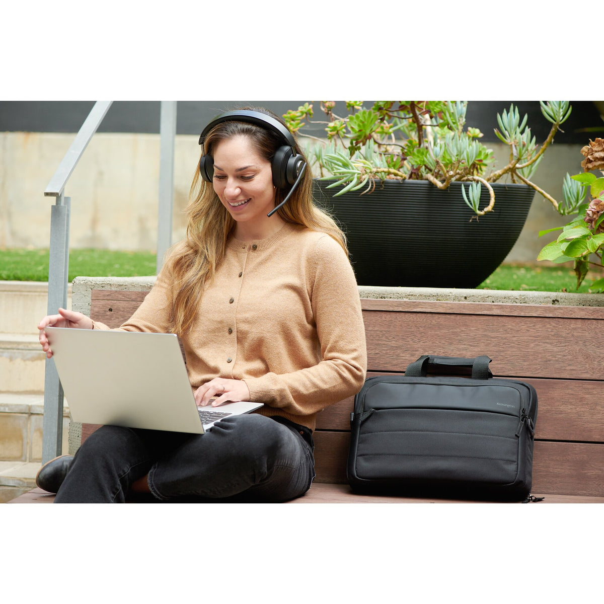 Kensington H3000 Bluetooth Over-Ear Headset
