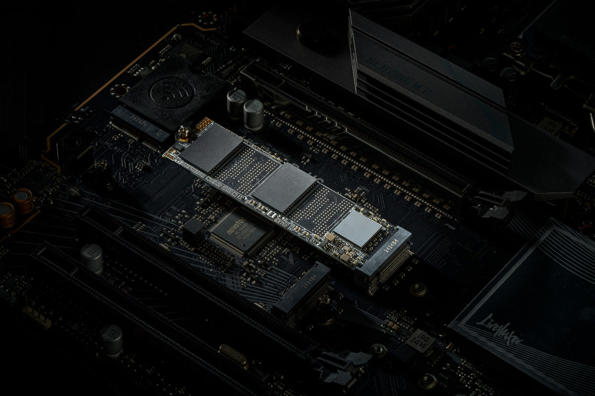 Klevv CRAS C715 256 GB M.2 PCI Express 3.0 NVMe 3D TLC NAND