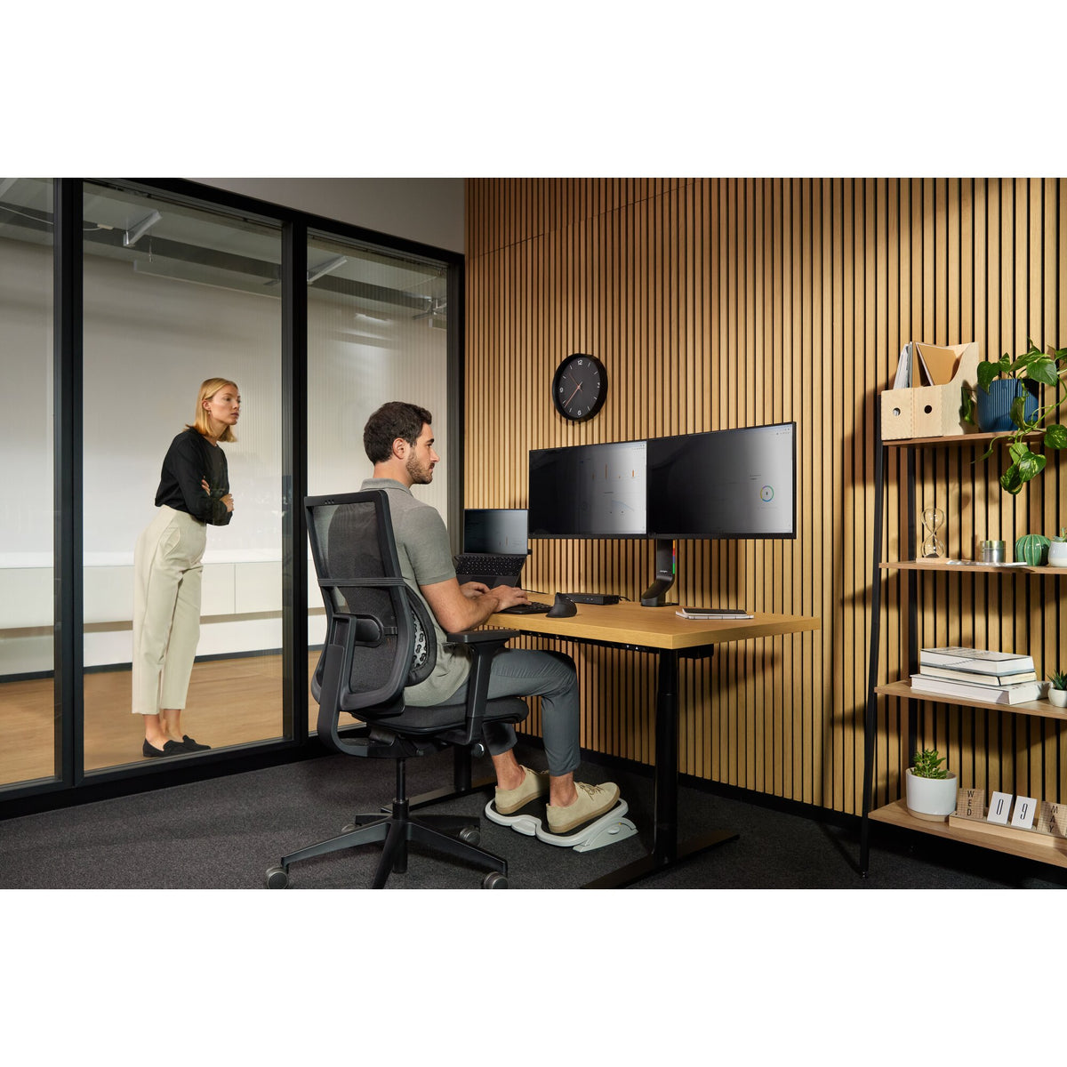 Kensington SmartFit Easy Riser Laptop Cooling Stand - Black